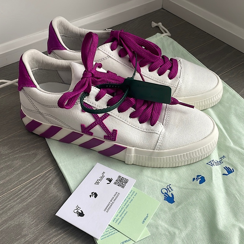 Off-White Low Canvas Sneaker - Women’s size 40
